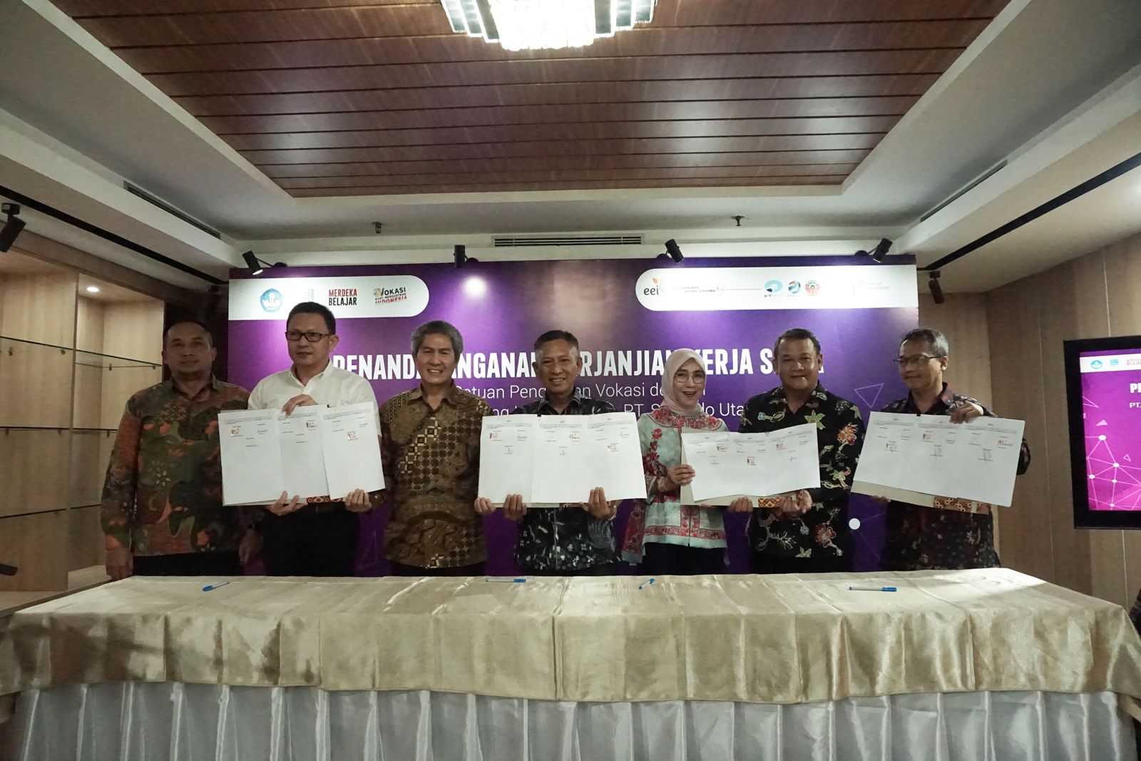 penandatanganan-pks-satuan-pendidikan-vokasi-dengan-pt-enerflow-engineering-indonesia-dan-pt-siskindo-utama-dharma-jakarta-6-februari-2024